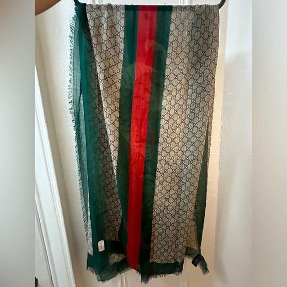 Gucci Scarf - Picture 7 of 17